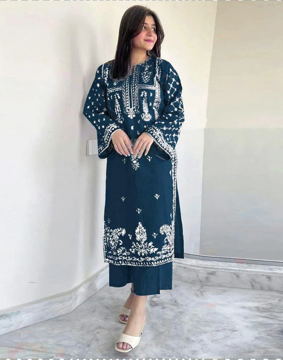 2 Pcs Women's Unstitched Embroidered Suit