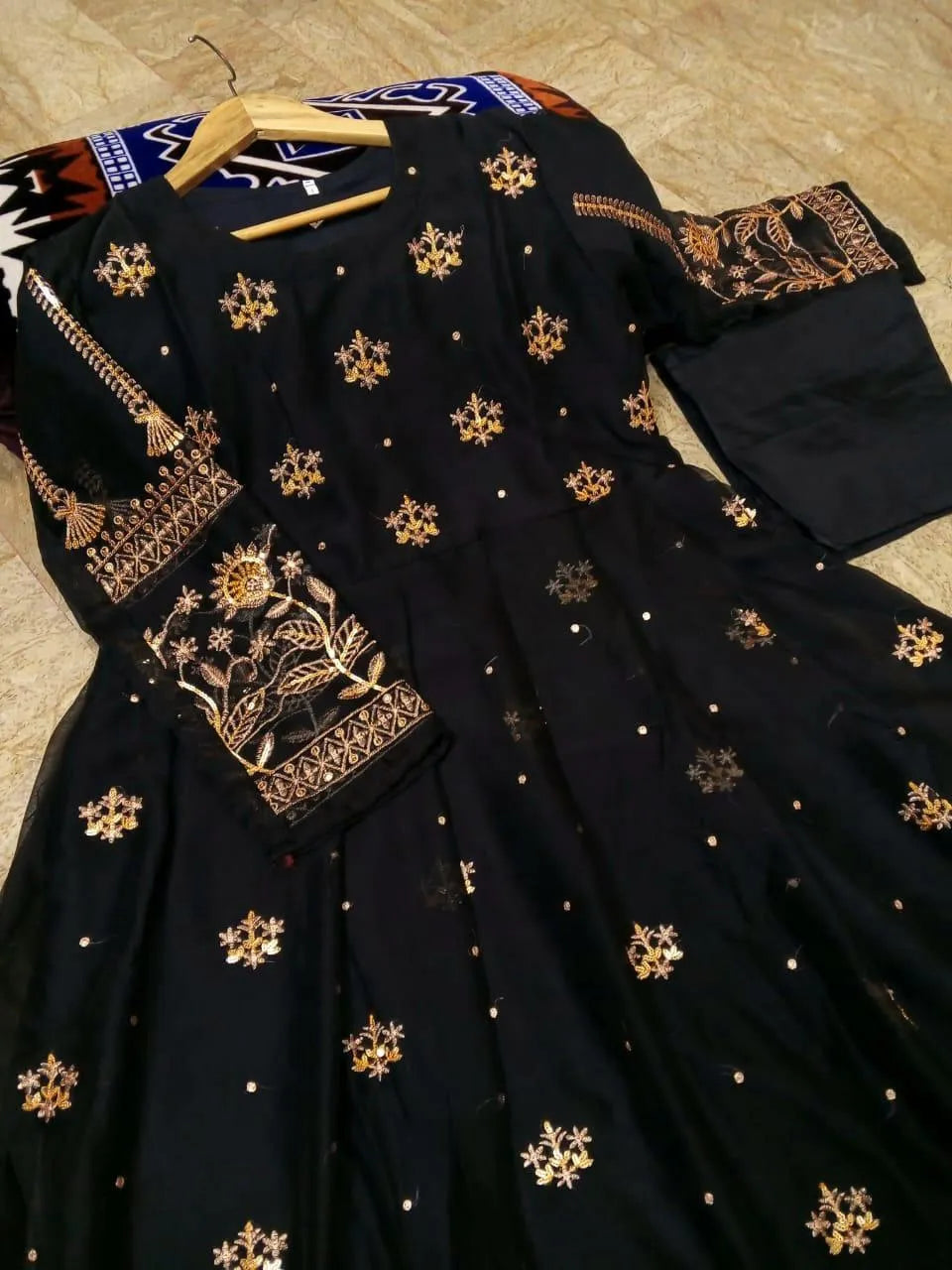 2 Pcs Women's Stitched Chiffon Sequins Embroidered Maxi Suit